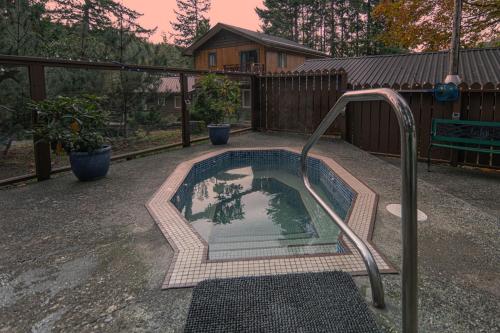 Attractions, Cusheon Lake Resort in Salt Spring Island (BC)