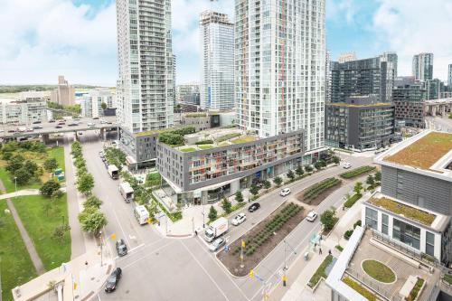 Walk To Rogers/Scotia Arena/CN Tower +FREE PARKING