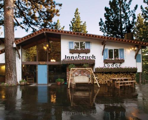 Innsbruck Lodge Stop at Innsbruck Lodge to discover the wonders of Mammoth Lakes (CA). The hotel offers a high standard of service and amenities to suit the individual needs of all travelers. Room service, family roo