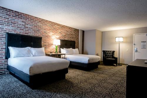 2 double beds