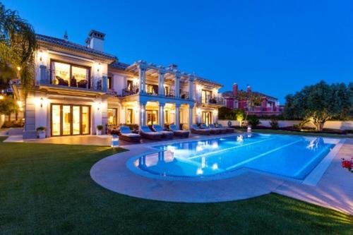 TOP QUALITY VILLA SIERRA BLANCA THE MOST DISIRABLE AREA ON THE GOLDEN MILE MARBELLA - image 10