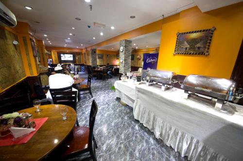 New Royal Mark Hotel Apartments - image 2