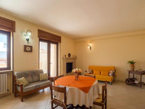  Appartamento Orange, Pension in Taviano