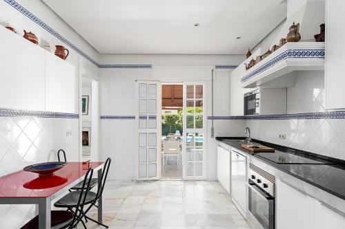 Konyha, Villa Con Encanto Cerca De La Playa in Cabo Roche