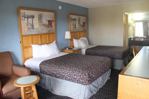 Deluxe 2 Double Beds Smoking