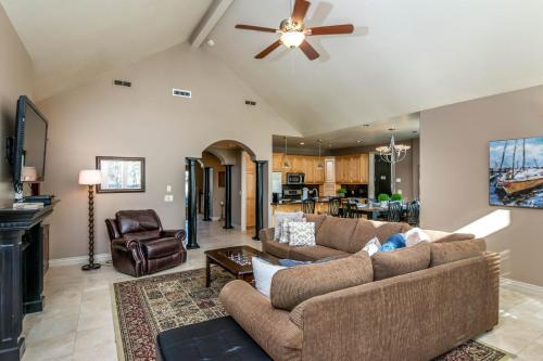 #04: Riviera Retreat Estate - image 6