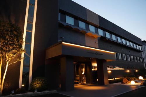 Bejárat, THE CHELSEA BREATH near Takamacu repülőtér