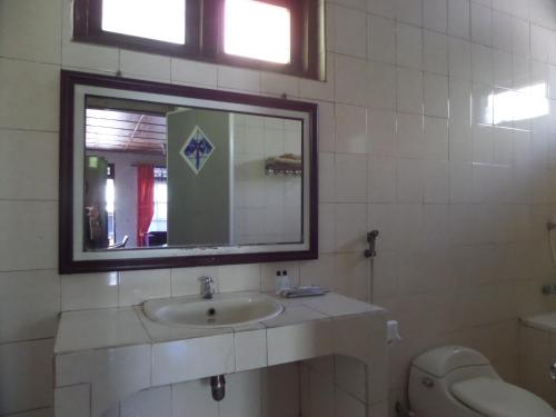 Bromo Permai 1 Room Type - Deluxe Triple Room