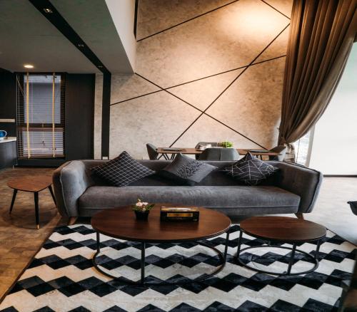 Expressionz 48th floor Sky Pool