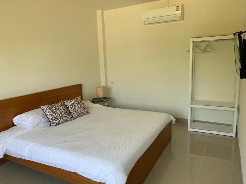 บ้านสวนทองคำบางเสร่ บ้านสวนทองคำบางเสร่