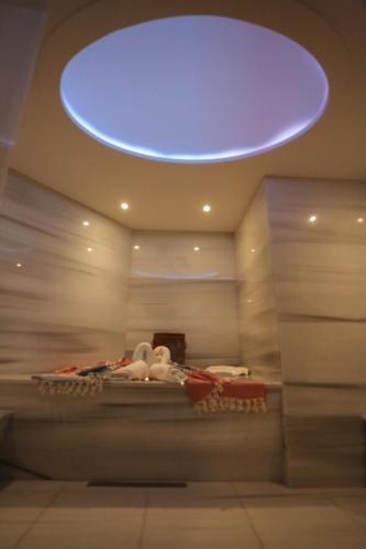 FOUR SEVEN HOTEL - image 3