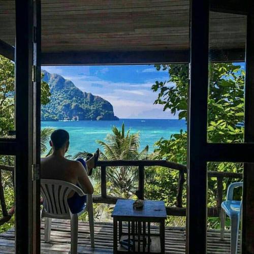 Phi Phi Sunset Bay Resort in Hin Poo Baía