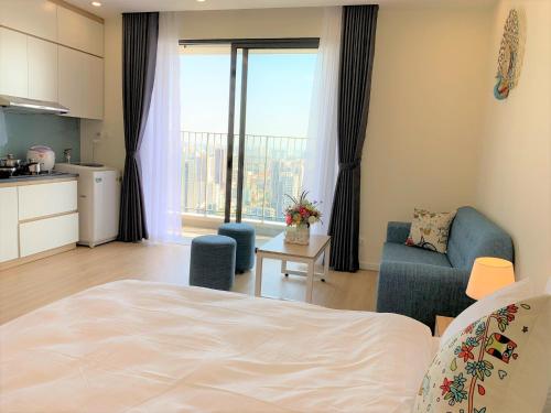 One-Bedroom Apartment image 6