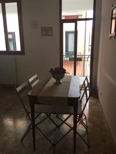Calle San Giacomo Apartment