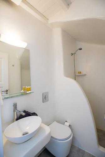 Madres Houses - image 4