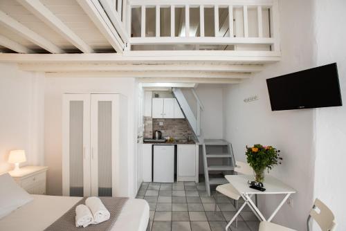 Madres Houses - image 7