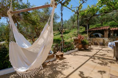  Traditional Family Cretan Home!, Pension in Yerakianá