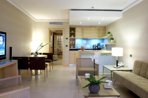 ABAV2 Suites by Rodos Palace – Ixia, AZ