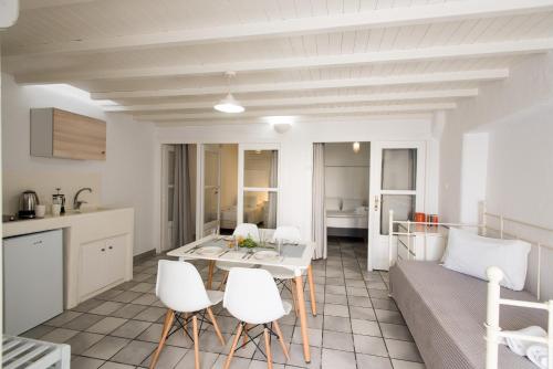 Madres Houses - image 8
