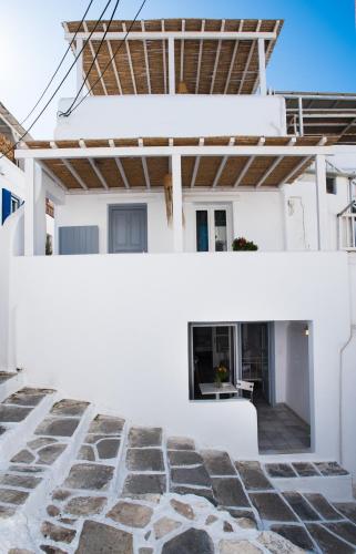 Madres Houses - image 5