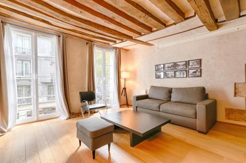 Outstanding Luxury Flat 4P-Boulevard Saint Germain, Paryż