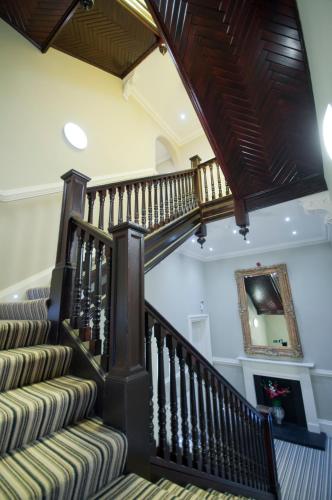 Palmerston Suites - image 8