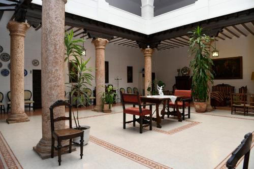 . Casa de Los Acacio