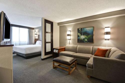 King Room with Sofa Bed - High Floor