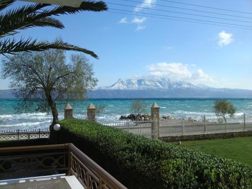 해변, Chris Studios & Apartments in 레차이오