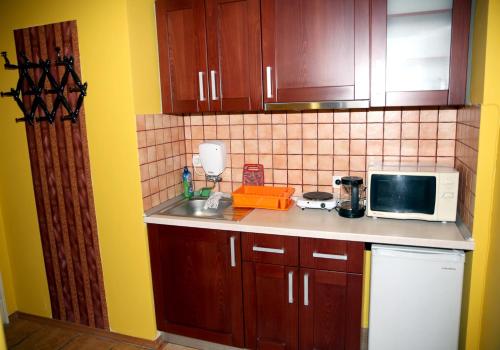 COLORED HOUSE Apartments - image 9