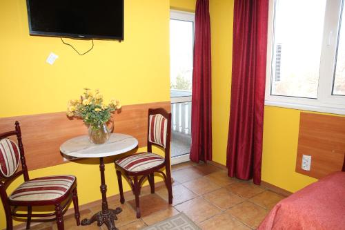 COLORED HOUSE Apartments - image 11