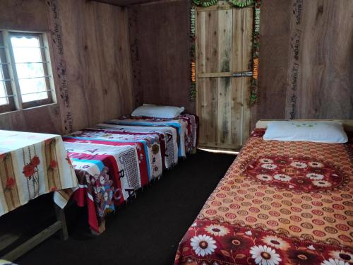3 double beds