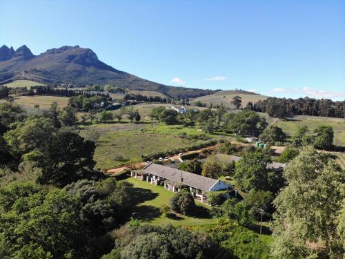 Navarre Farm Cottages - image 5