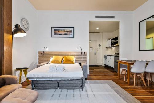 Stunning Apartment with Pool, Gym and Spa access!
