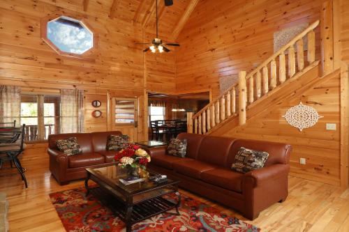 Mountain Blessings cabin - main image
