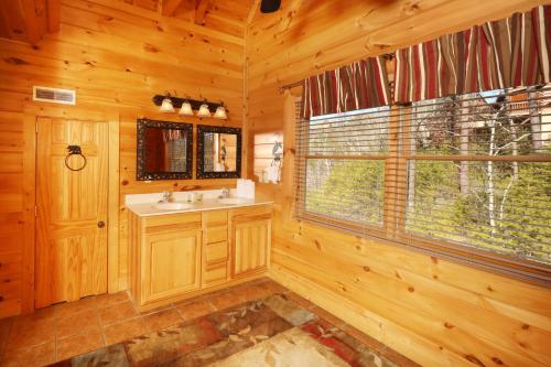 Mountain Blessings cabin - image 11