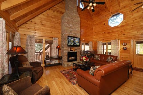 Mountain Blessings cabin - image 3