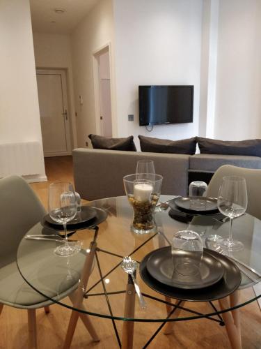 One Bedroom Apartment With Private Terrace And Parking