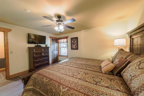 Lap of Luxury chalet - image 7