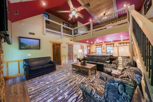 Lap of Luxury chalet in Gatlinburg, USA