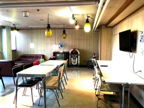 ห้องส่วนกลางสำหรับนั่งเล่น/ดูทีวี, บ้านเดี่ยว 1 ห้องนอน 1 ห้องน้ำส่วนตัว ขนาด 54 ตร.ม. – ซัปโปโร (Clover Sapporo (Room for 6 pax) Family Room) near พิพิธภัณฑ์เบียร์ ซัปโปโร