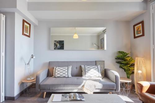 LEEWAYS APARTMENT VII in ALCALA 99