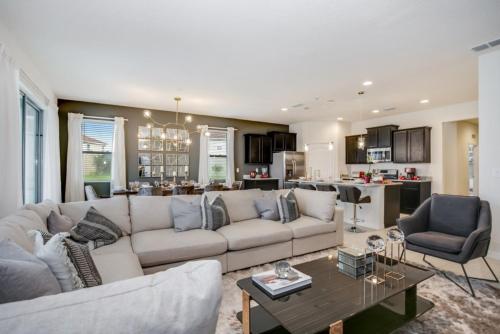 Rent a Luxury Villa on Solterra Resort Minutes from Disney Orlando Villa 3213 - main image