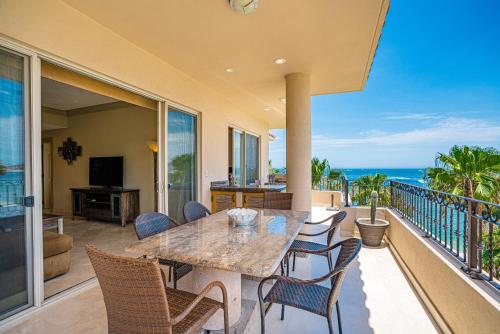 Beachfront Two Bedrooms 4th Floor image 3