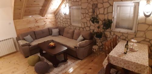 House Sandra - image 10