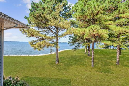 Wades Point Inn on the Bay in Saint Michaels, USA