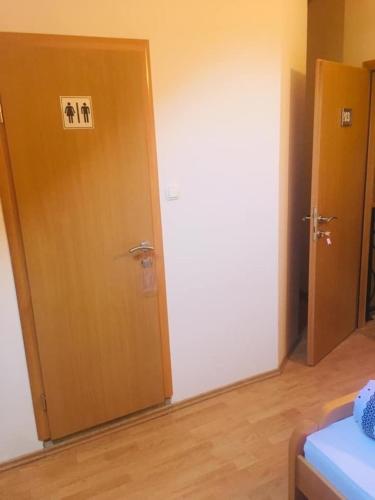 OMLADINSKI HOTEL ROSTOVO - main image