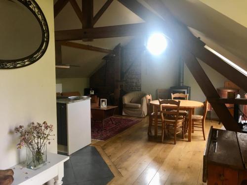 Gîte Saint-Martin de la Fauvette (Gite Saint-Martin de la Fauvette) in Leuze-en-Hainaut
