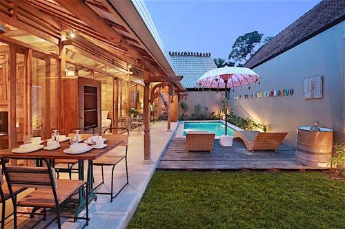 Villa Joglo Batu Belig Bali
