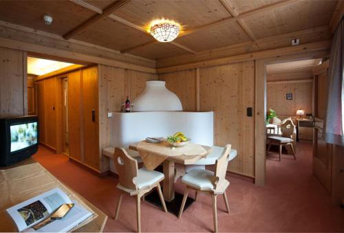 Hotel Zum Hirschen - image 2